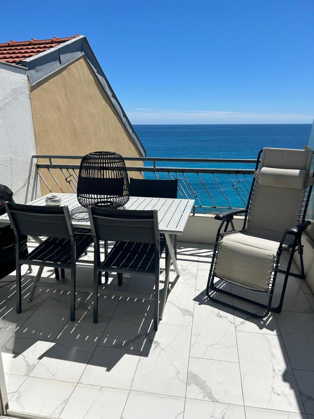 Le Grand Bleu Apartment Nice Bagian luar foto
